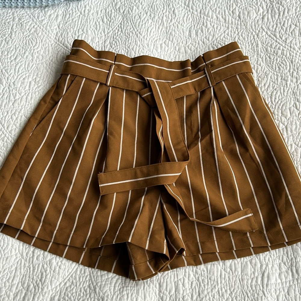 Forever 21 striped shorts, size medium -like new